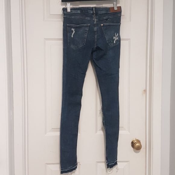H&M distressed skinny jeans - Picture 2 of 11
